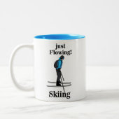 Skiing Just Flowing Skier ツートーンマグカップ (左)
