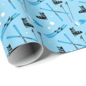Skiing Skis Boots Poles and Goggles Fun Blue ラッピングペーパー (ロールコーナー)