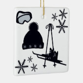 Skis, hat, googles, & snowflakes セラミックオーナメント (右)
