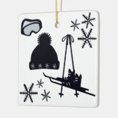 Skis, hat, googles, & snowflakes セラミックオーナメント (左)