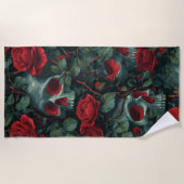 Skull and Red Roses Pattern – Dark Floral Design ビーチタオル (正面)
