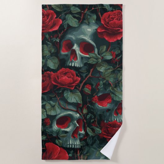 Skull and Red Roses Pattern – Dark Floral Design ビーチタオル (正面)