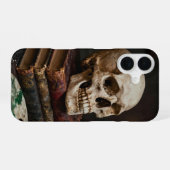 Skull on Old Books Dark Academia Case iPhone 16ケース (裏面横)