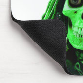 skullyのネオン緑の海賊及びパッチ マウスパッド (コーナー)