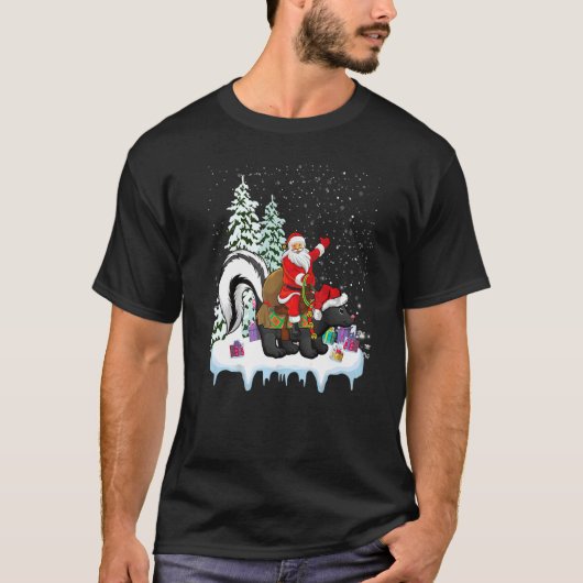 Skunk Xmas Santa Riding Skunk Christmas Tシャツ (正面)