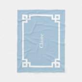 Sky Blue and White Greek Key Monogram フリースブランケット (正面)