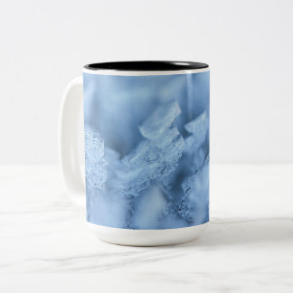 "Sky Blue Ice Cube Coffee Mug: Chill and Sip" ツートーンマグカップ