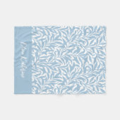 Sky Blue Willow Bough Monogrammed フリースブランケット (正面(横))