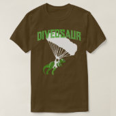 Skydiving Dinosaur  Prehistoric Parachutist Gift  Tシャツ (デザイン正面)