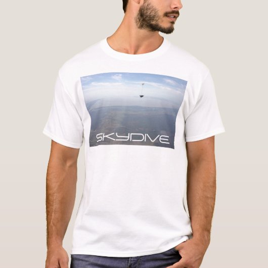 skydiving skydiveパラシュートの雲 tシャツ (正面)
