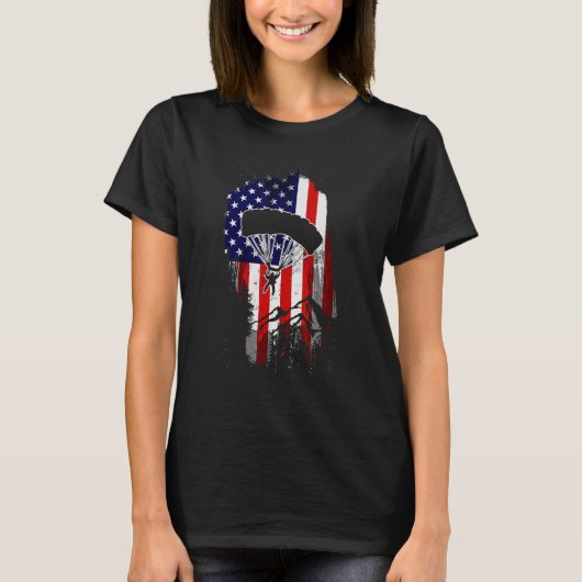 Skydiving USA American Flag Patriotic Skydiver Jul Tシャツ (正面)