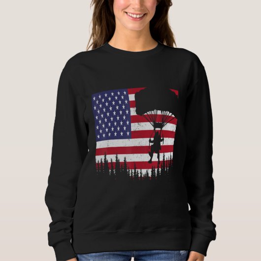 Skydiving Vintage American Flag Funny Skydiver Sky スウェットシャツ (正面)