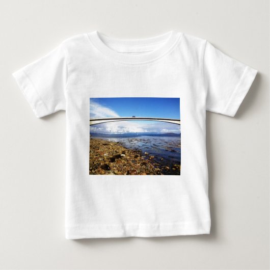 Skyeのギフトの島 ベビーTシャツ (正面)