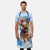 Skye Terrier走 Christmas Hatで雪の中 エプロン (着用した状態)