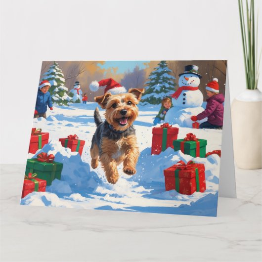 Skye Terrier走 Christmas Hatで雪の中 カード (正面)