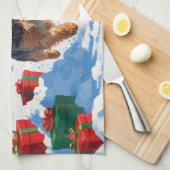 Skye Terrier走 Christmas Hatで雪の中 キッチンタオル (四つ折り)