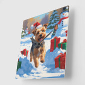 Skye Terrier走 Christmas Hatで雪の中 スクエア壁時計 (傾斜)
