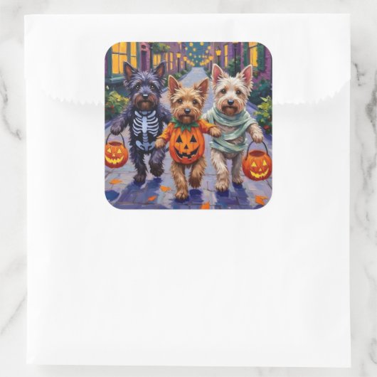 Skye Terrier Trick-or-Treating Halloween Costumes スクエアシール (バッグ)