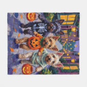 Skye Terrier Trick-or-Treating Halloween Costumes フリースブランケット (正面(横))