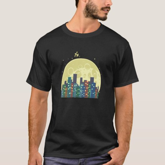 Skyline in front of Moon and Satellite Building Ci Tシャツ (正面)
