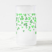 Sláinte Lucky Irish Shamrocks Design Personalized フロストグラスビールジョッキ (中央)
