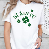 Slainte、Shamrock、Irish St. Patrickのラッキーグリーン Tシャツ