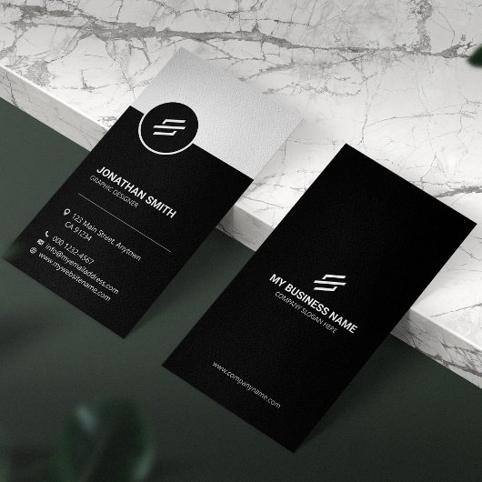 Sleek Black & White Minimalist Corporate 名刺