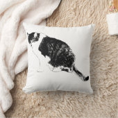 Sleek Cat Contour Elevates Home Interiors クッション (ブランケット)