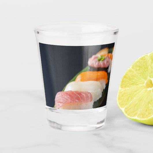 Sleek Sushi Glass – Japanese Minimal Design ショットグラス (正面)