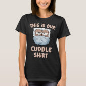 Sleeng Otter Couple This Is Our Cuddle Tシャツ (正面)