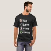 Sleep 食べ Anime Repeat、AnimeマンガS Gift Tシャツ (正面フル)