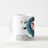 🌙 Sleeping Baby on Moon Mug – Stars & Cloud Cute  コーヒーマグカップ (正面左)