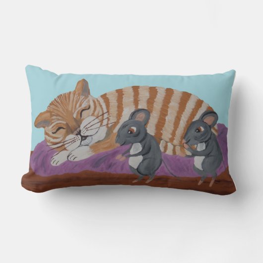 Sleeping Cat with Sneaky Mice Throw Pillow ランバークッション (正面)