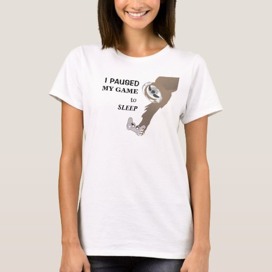 Sleeping Sloth with Game Controller T-Shirt Tシャツ (正面)