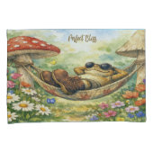 Sleeping Toad and Mushrooms Pillowcase Set  枕カバー (正面右)