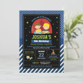 Sleepoverのパーティーの誕生日の招待状の男の子のキャンプ 招待状 (スタンド正面)