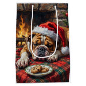 Sleepy Bulldog Dog Fast Asleep Santa Hat Christmas ミディアムペーパーバッグ (裏面)