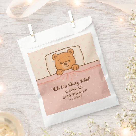 Sleepy Teddy Bear Light Pink Baby Shower フェイバーバッグ (クリップ留めされた状態)