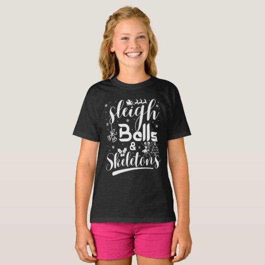 Sleigh bells & skeletons dancing funny christmas tシャツ (正面フル)
