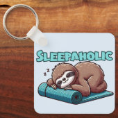 Sleppaholic - Sleeping Sloth On Yoga mat キーホルダー (正面)