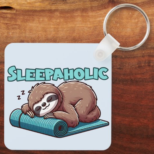 Sleppaholic - Sleeping Sloth On Yoga mat キーホルダー (裏面)