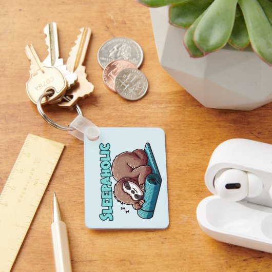 Sleppaholic - Sleeping Sloth On Yoga mat キーホルダー (デスク)