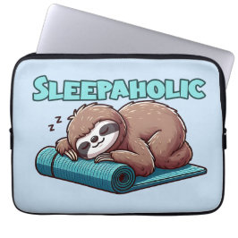 Sleppaholic - Sleeping Sloth On Yoga mat ラップトップスリーブ