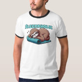 Sleppaholic - Sleeping Sloth On Yoga mat Tシャツ (正面)