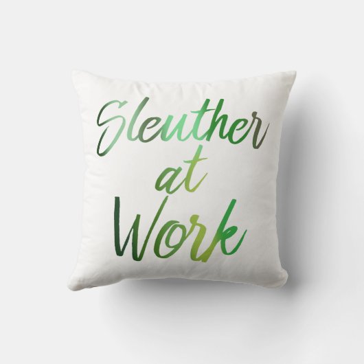 Sleuther at Work クッション (裏面)