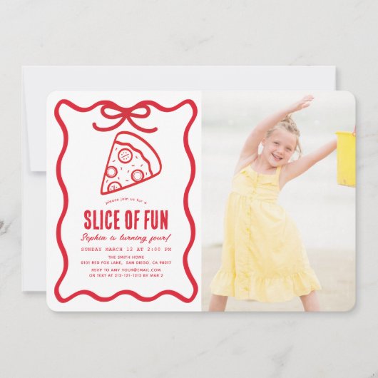 Slice of Fun Red Hand-drawn Pizza Photo Birthday 招待状 (正面)