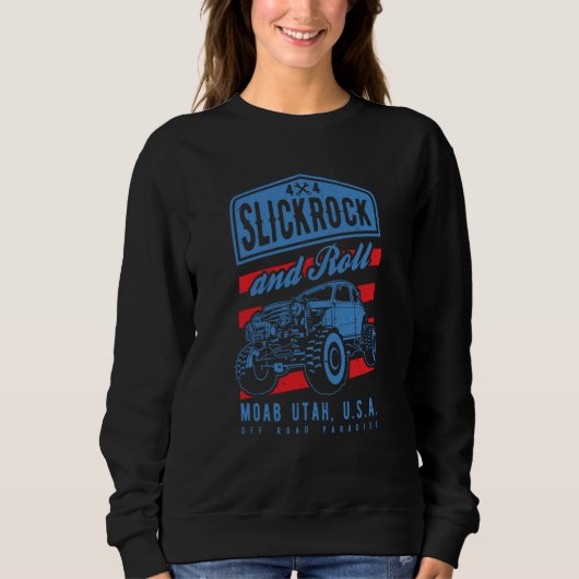 Slickrock and Roll Moab Utah Offroad Rock Crawler  スウェットシャツ (正面)