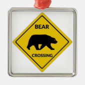 SlipperyJoeのクマのクロッシングのサインはシルエットw メタルオーナメント (正面)