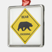 SlipperyJoeのクマのクロッシングのサインはシルエットw メタルオーナメント (左)