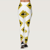 SlipperyJoeのクマのクロッシングのサインはシルエットw レギンス (裏面)